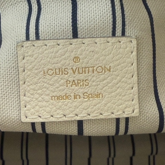 LV Cream Empreinte Artsy MM - Picture 9 of 16